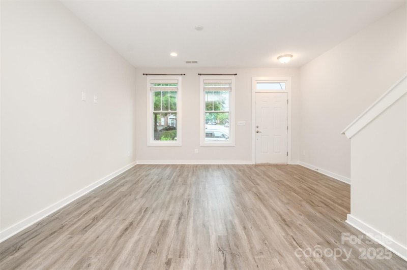 Property image 2 at 125 Capital Avenue, Mooresville, NC 28117