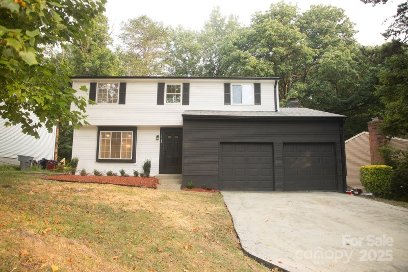 Property image 2 at 3220 Winchelsea Drive, Charlotte, NC 28212