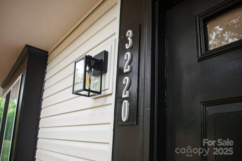 Property image 3 at 3220 Winchelsea Drive, Charlotte, NC 28212