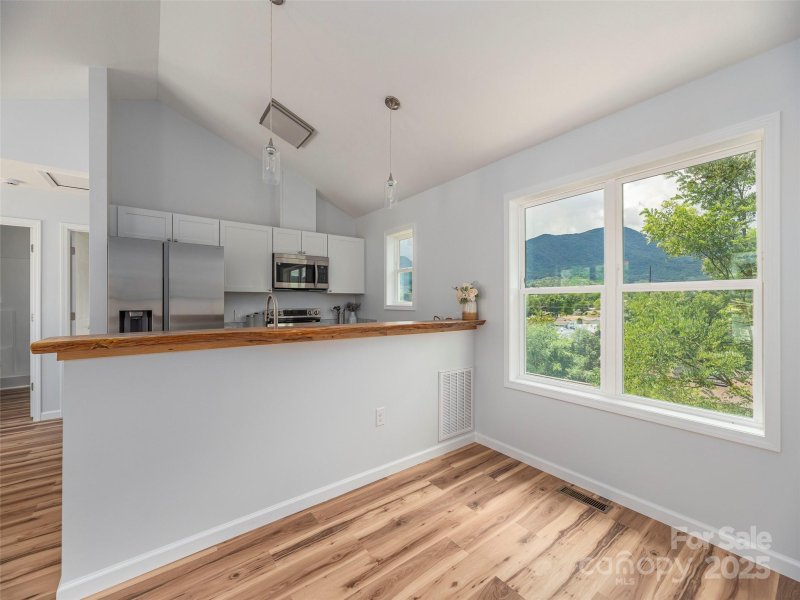 Property image 5 of 164 Carsen Loop in Jonathans Rest, Waynesville, NC 28785