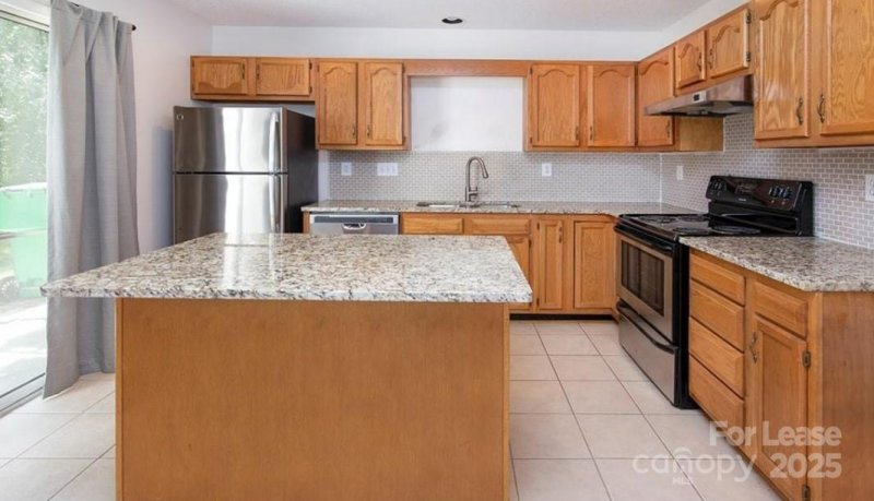 Property image 5 at 3134 Summercroft Lane, Charlotte, NC 28269