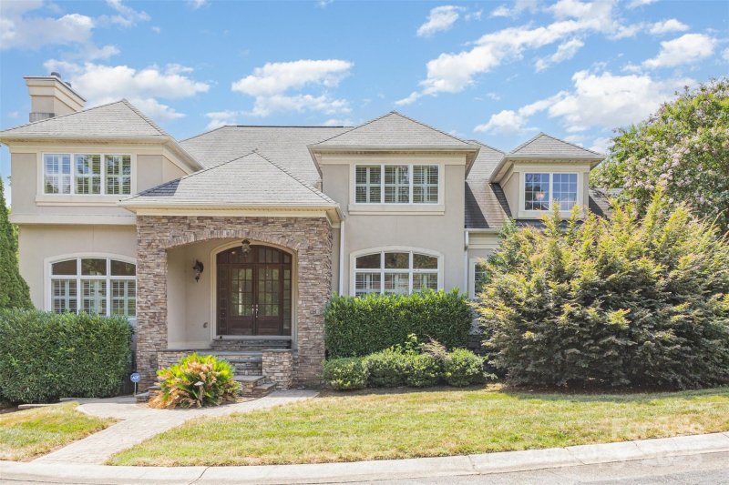 1805 Mt Isle Harbor Drive