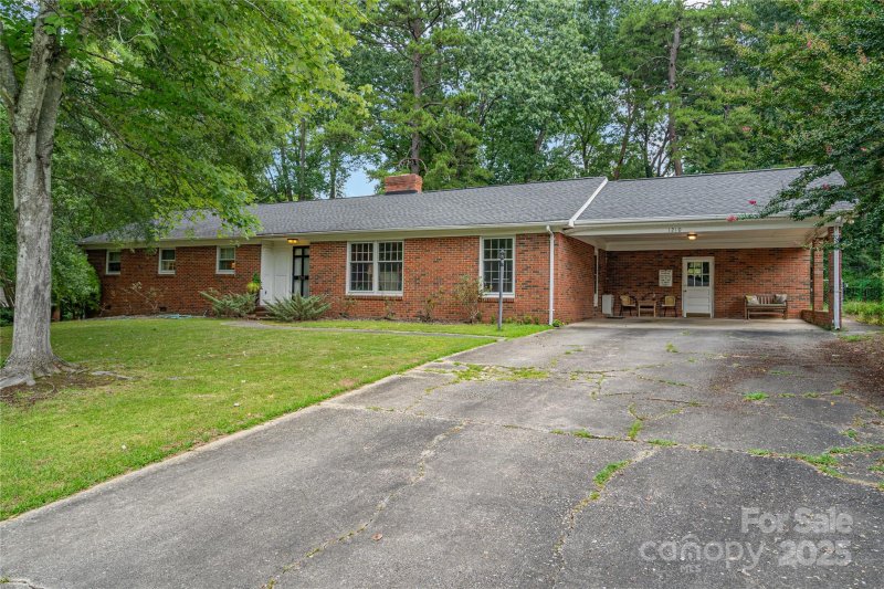 Property image 4 at 1210 Shady Bluff Drive, Charlotte, NC 28211