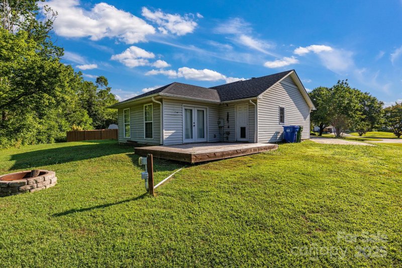 Property image 4 at 1012 Thorncrest Drive, Fletcher, NC 28732