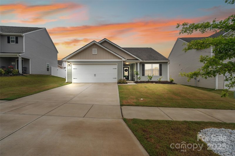 Property image 2 at 1108 Nia Road, Charlotte, NC 28215