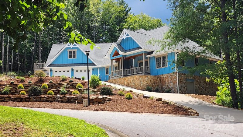 Property image 3 of 225 Henrys Glen Drive in Henrys Glen, Morganton, NC 28655