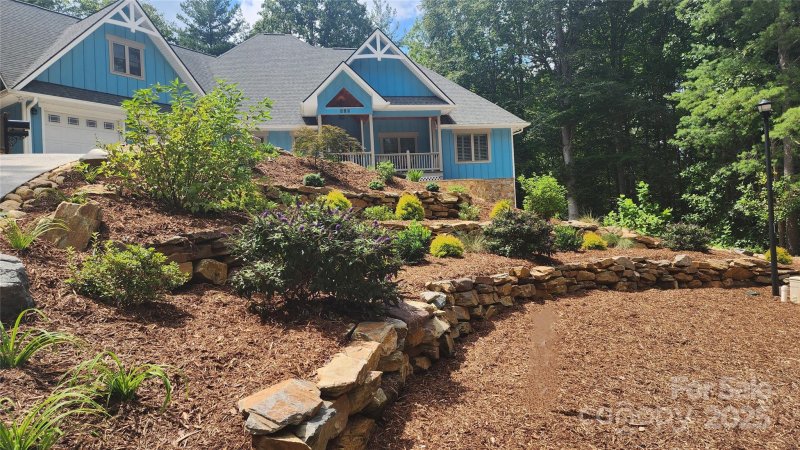 Property image 4 of 225 Henrys Glen Drive in Henrys Glen, Morganton, NC 28655