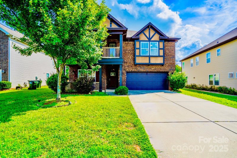 Hucks Landing, Charlotte Community