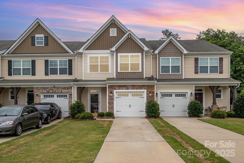 Property image 3 of 12408 Savannah Cottage Drive in Savannah Townhomes, Charlotte, NC 28273