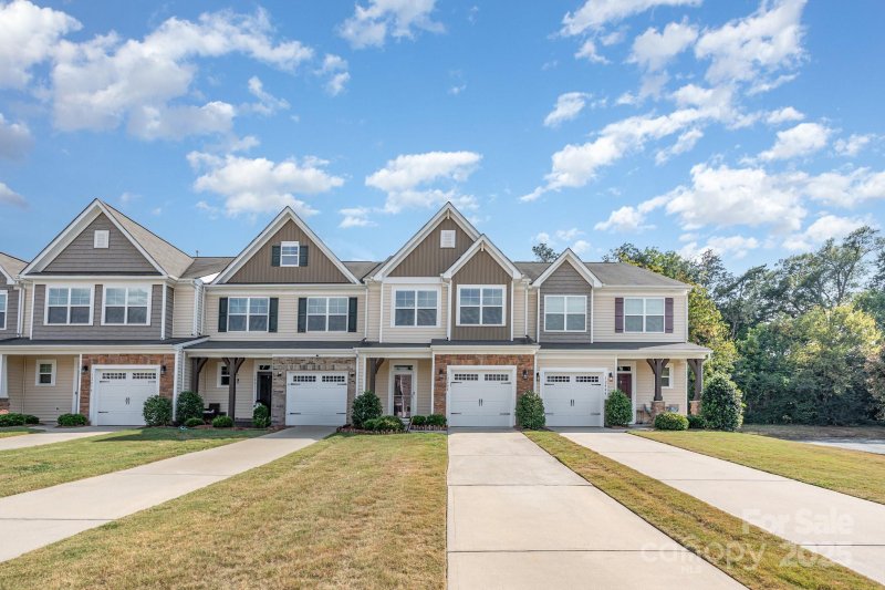 Property image 5 of 12408 Savannah Cottage Drive in Savannah Townhomes, Charlotte, NC 28273