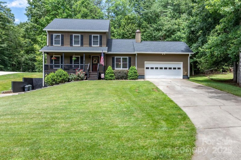 123 Clearwater Drive