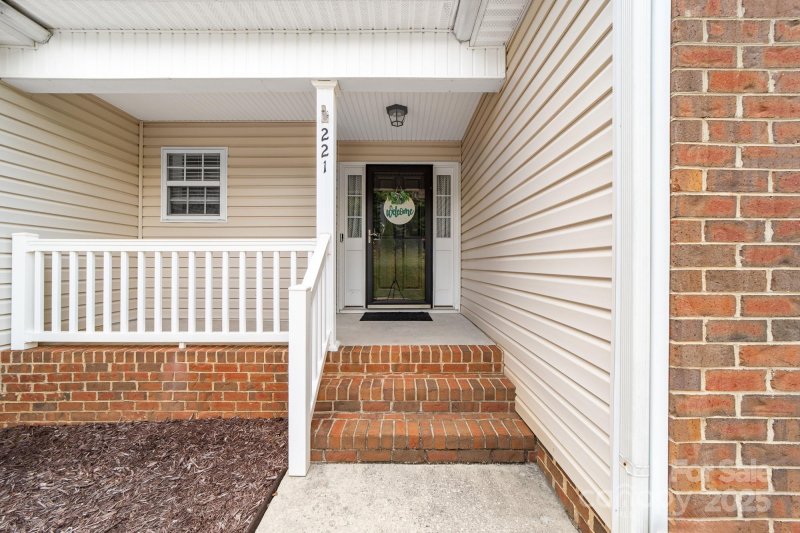 Property image 4 of 221 Deerfield Drive in Deerfield, Mount Holly, NC 28120