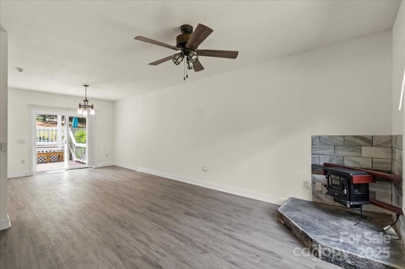 Property image 5 of 946 Laurelwood Drive in Westmoreland, Clover, SC 29710