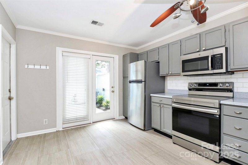 Property image 2 at 7123 Meeting Street, Charlotte, NC 28210