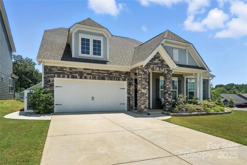 Property image 2 of 1085 Harbor Bay Drive in The Overlook at Barber Rock, Fort Mill, SC 29707
