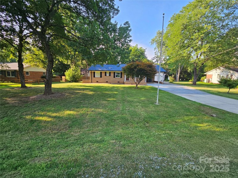 Property image 4 of 3978 Harrisburg Drive in Harrisburg Estates, Harrisburg, NC 28075