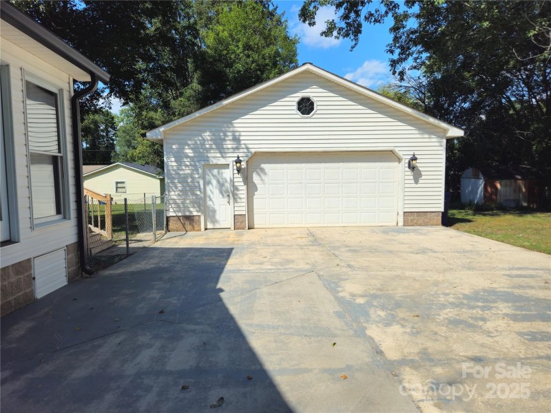 Property image 5 of 3978 Harrisburg Drive in Harrisburg Estates, Harrisburg, NC 28075