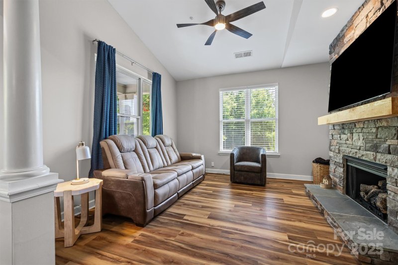 Property image 4 of 706 Northeast Drive in Spinnaker Reach, Davidson, NC 28036