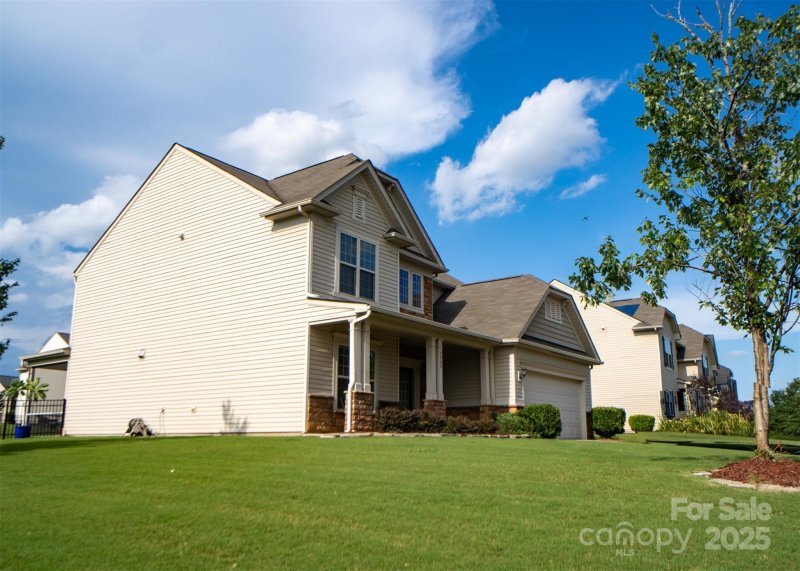 Property image 2 of 3942 Kestrel Lane in Audubon Lake, Fort Mill, SC 29707