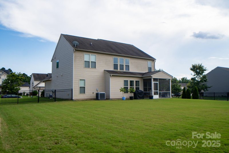 Property image 5 of 3942 Kestrel Lane in Audubon Lake, Fort Mill, SC 29707