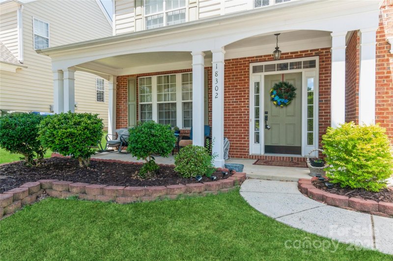 Property image 3 of 18302 Victoria Bay Drive in Victoria Bay, Cornelius, NC 28031