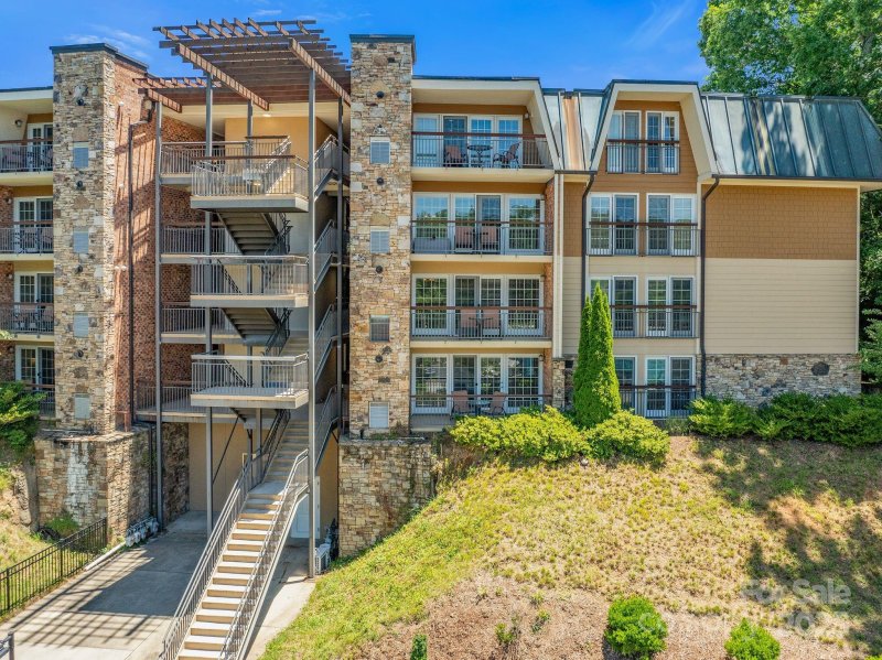 Property image 2 of 111 Bowling Park Road in Residences At Biltmore, Asheville, NC 28803