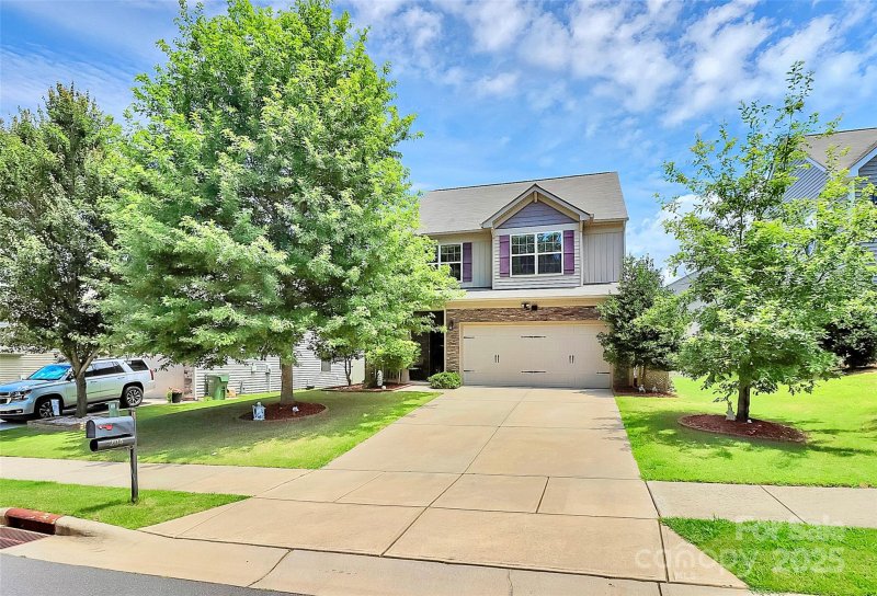 Property image 3 of 204 Kingston Drive in Dutchmans Ridge, Mount Holly, NC 28120