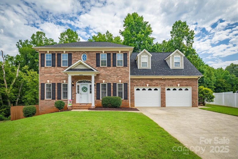 Property image 3 of 2640 Ironwood Drive in Old River Falls, Hickory, NC 28602