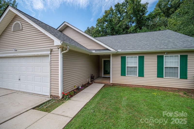 Property image 4 of 1441 Spring View Court in Longview Oaks, Rock Hill, SC 29732