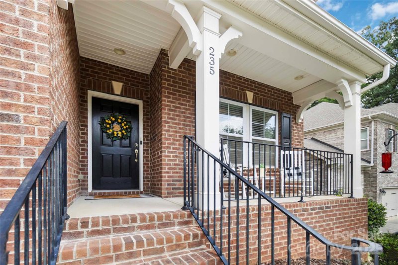 Property image 3 of 235 Alexandria Drive in Foxfield, Mooresville, NC 28115