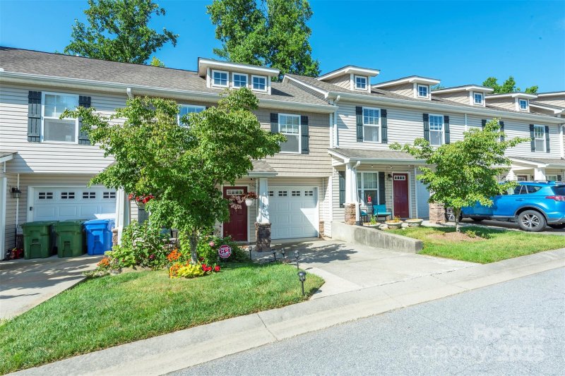 Property image 3 of 118 Torrington Avenue in Townes at Connor Creek, Fletcher, NC 28732