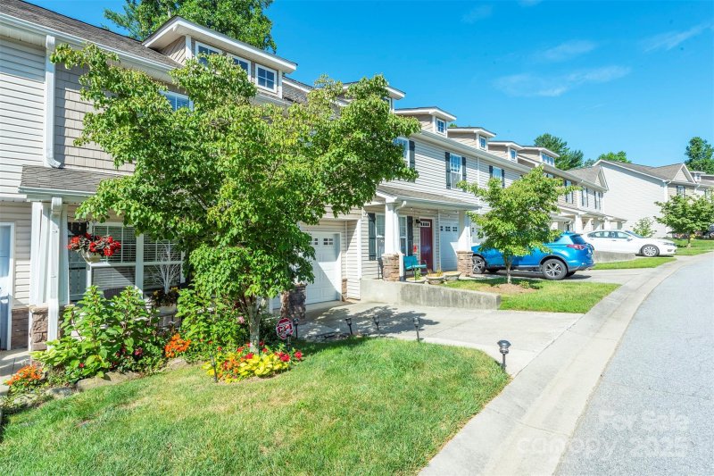 Property image 4 of 118 Torrington Avenue in Townes at Connor Creek, Fletcher, NC 28732