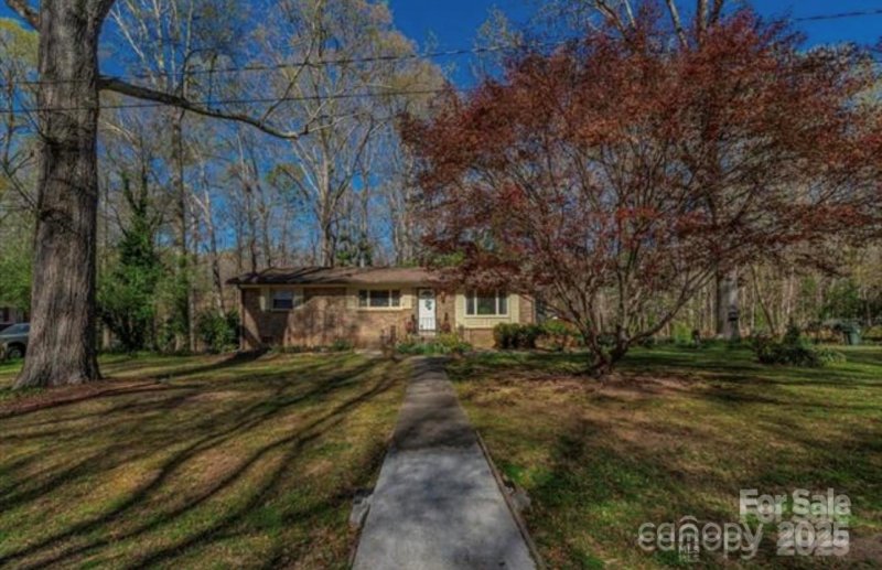 Property image 3 at 8 Northbrook Drive, York, SC 29745