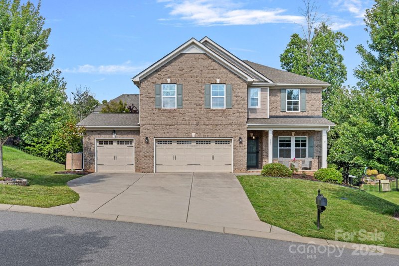 Property image 2 of 161 Oxford Drive in Foxfield, Mooresville, NC 28115