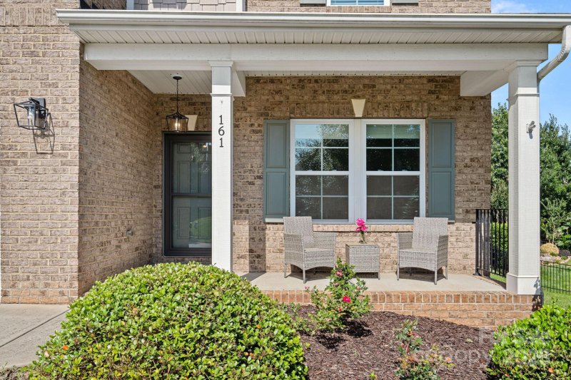 Property image 3 of 161 Oxford Drive in Foxfield, Mooresville, NC 28115
