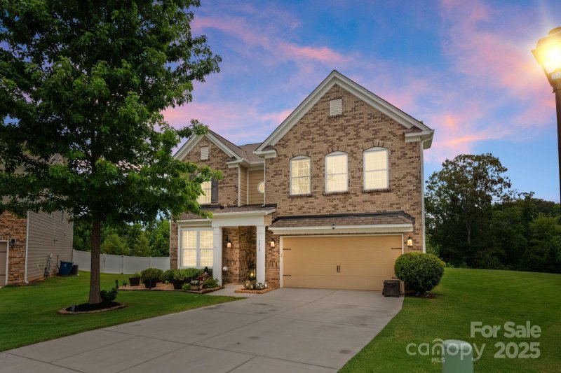 Property image 2 at 3819 Lake Breeze Drive, Sherrills Ford, NC 28673