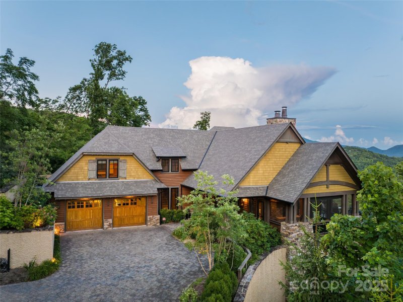 Property image 2 of 14 Clear Fork Lane in Southcliff, Fairview, NC 28730