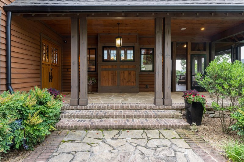 Property image 4 of 14 Clear Fork Lane in Southcliff, Fairview, NC 28730