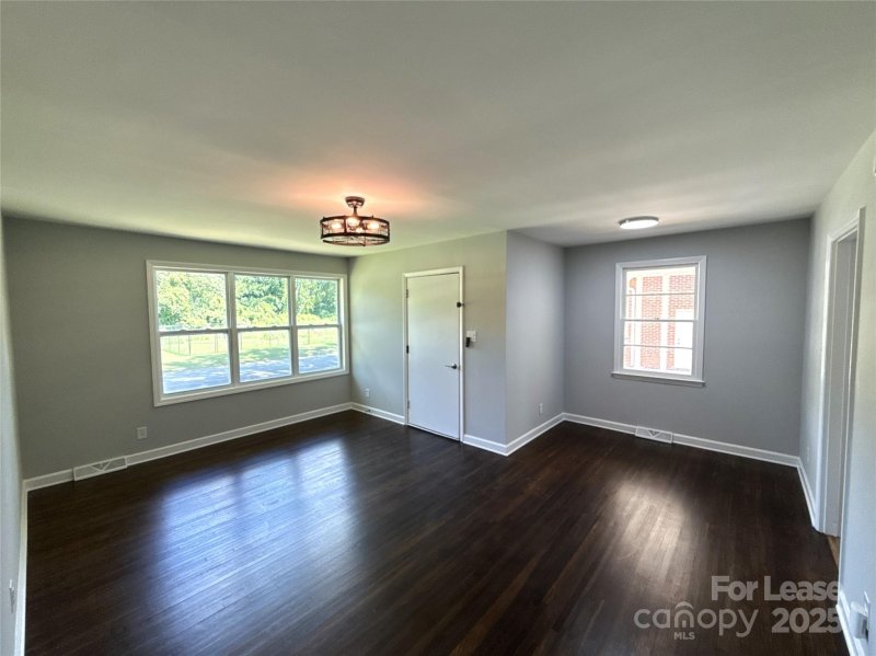 Property image 2 at 5320 Dolphin Lane, Charlotte, NC 28215