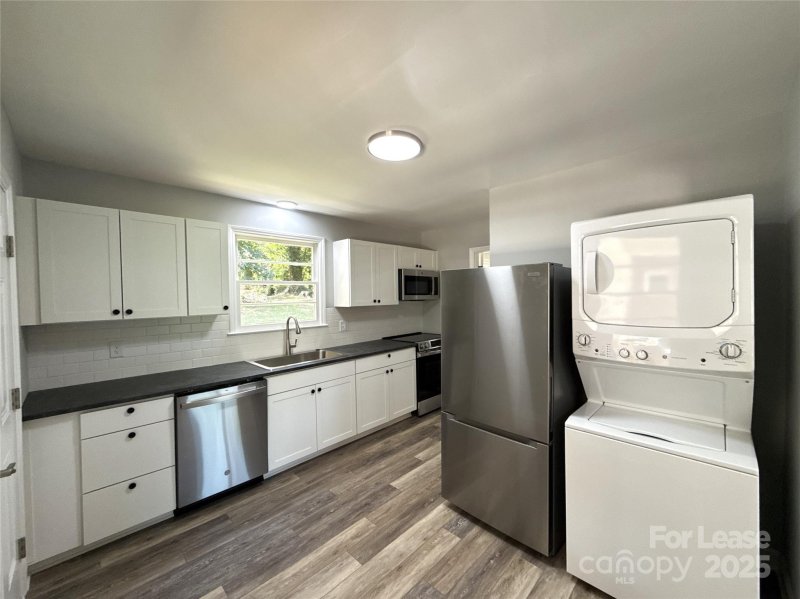 Property image 5 at 5320 Dolphin Lane, Charlotte, NC 28215