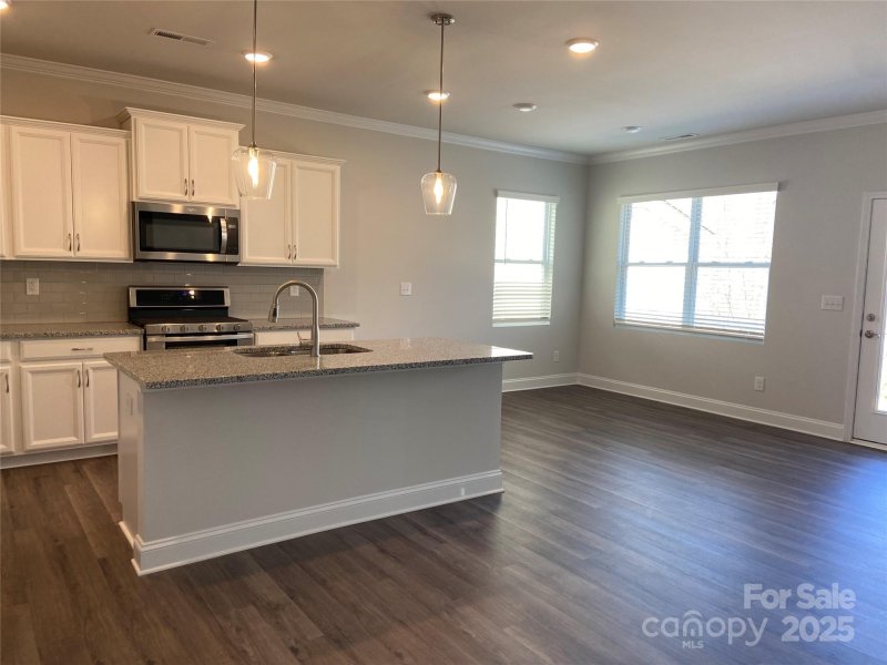 Property image 3 of 4909 Helmsworth Drive in Grove Manor, Waxhaw, NC 28173