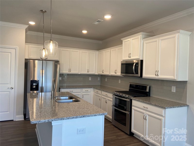 Property image 4 of 4909 Helmsworth Drive in Grove Manor, Waxhaw, NC 28173