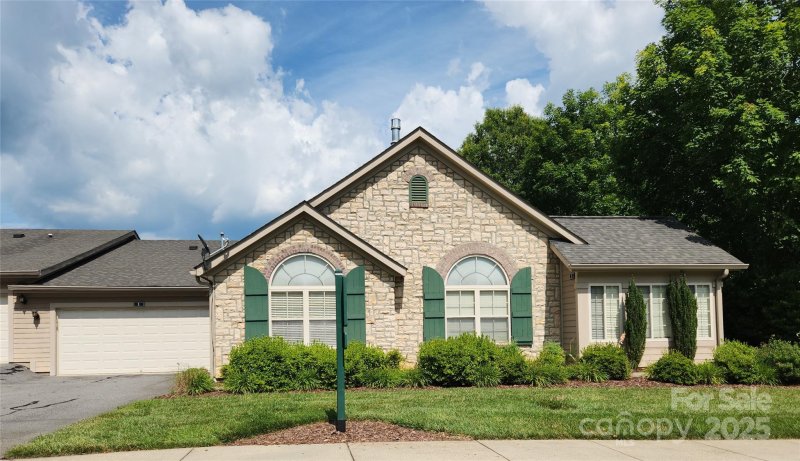 Hamburg Crossing, Weaverville Community