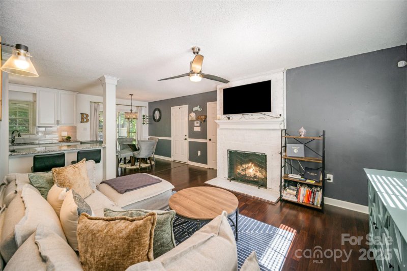 Property image 4 of 3016 Heathcroft Court in Norcroft, Charlotte, NC 28269