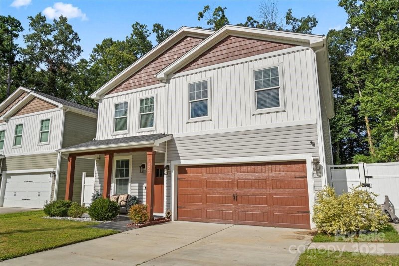 Property image 3 of 7533 Fire Tree Lane in Chestnut Lake, Charlotte, NC 28227