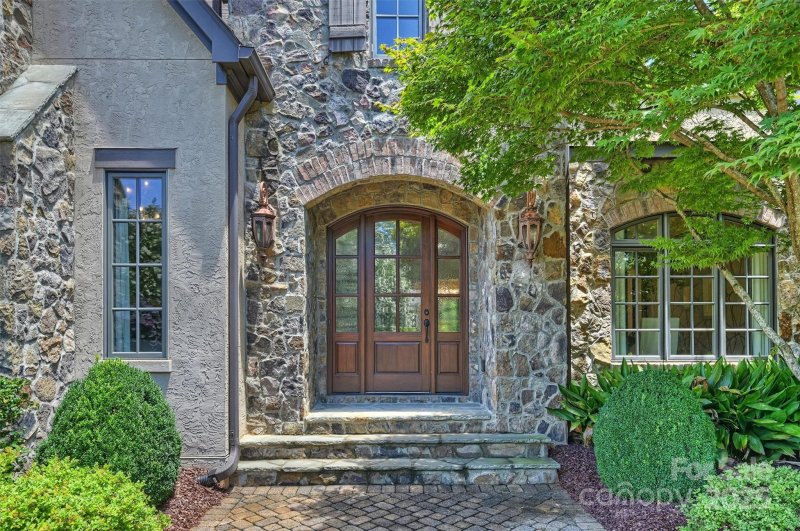 Property image 2 of 3021 Kings Manor Drive in Highgate, Matthews, NC 28104