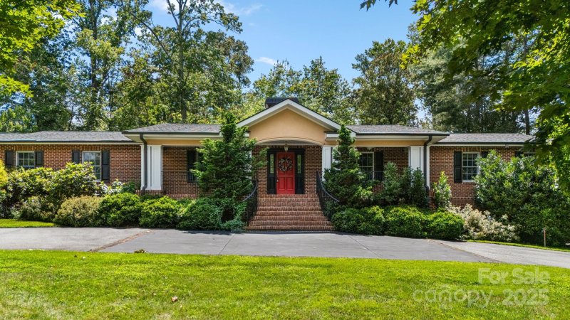 Property image 3 at 3 Amherst Road, Asheville, NC 28803