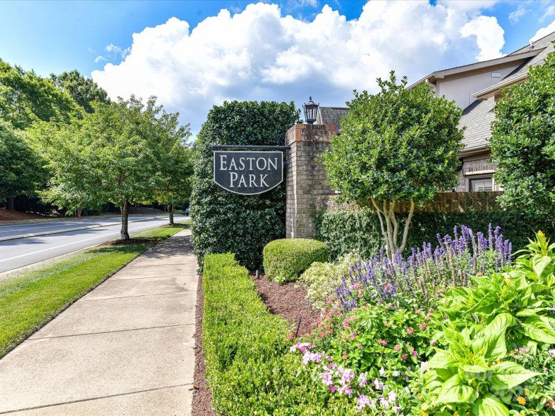 Property image 4 at 5905 Tred Avon Court, Charlotte, NC 28226