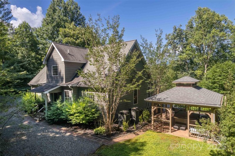 Property image 3 of 533 Safari Drive in Wildcat Cove, Sylva, NC 28779