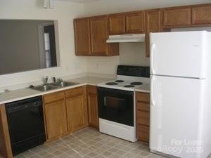 Property image 2 of 11223 Gold Pan Road in Reedy Creek Plantation, Charlotte, NC 28215